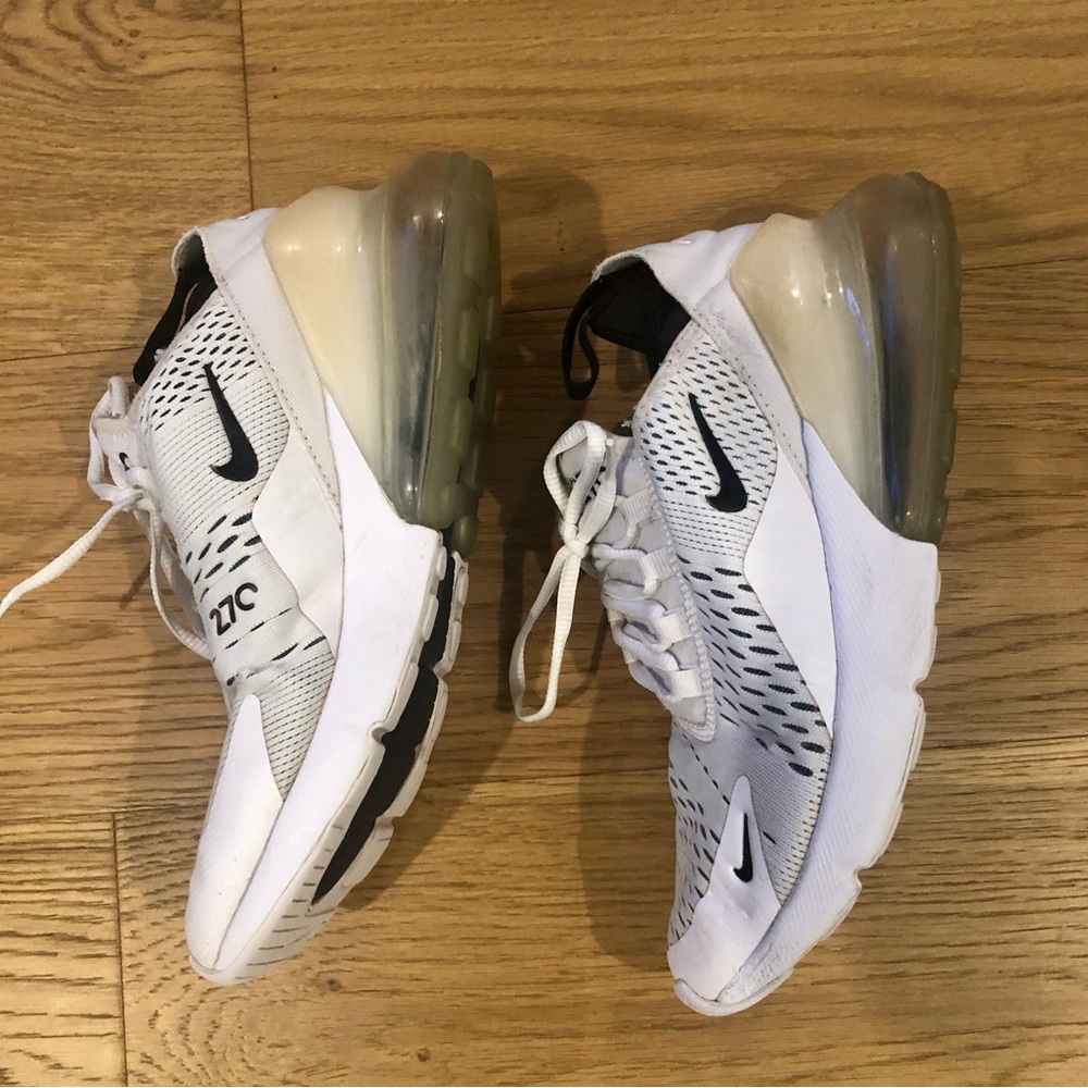 Nike Air 270 White and Gray Athletic Shoes 7.5